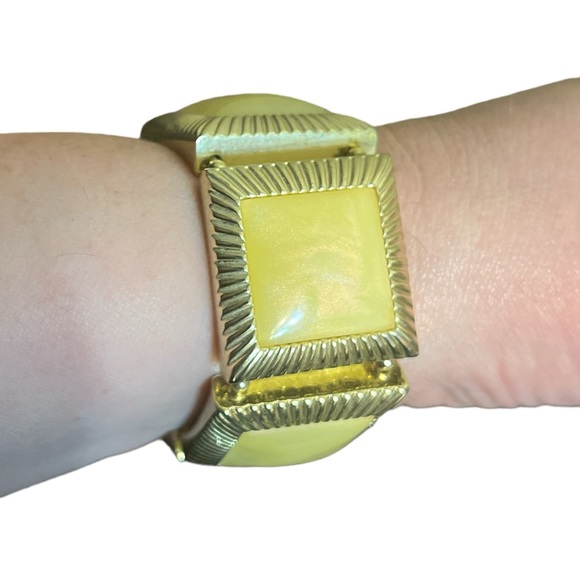 Fashion Jewelry Jewelry - ✨ 3/$15 ✨ Gold/Yellow Paneled Stretchy Fashion Bracelet